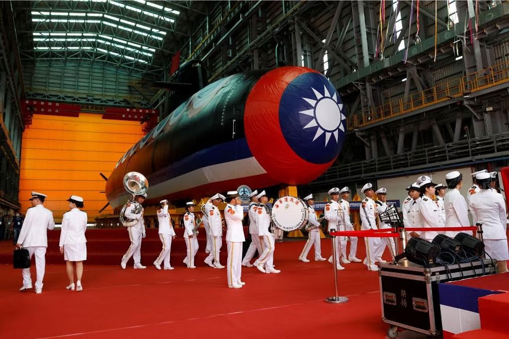 Taiwan unveils submarine defense